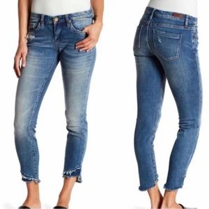 Blank NYC Skinny Reade Crop Distressed Jeans